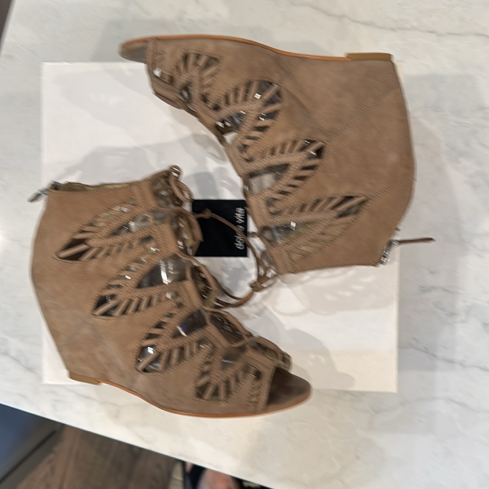 Dolce Vita Shandy Taupe Nubuck Wedge Size 8 Lace Up Front Open Toe Bootie - Picture 2 of 9